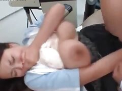 Colegiala japonesa tímida y linda follada duro después de la escuela